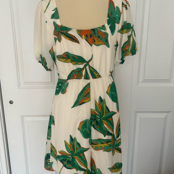 Versona Sweetheart Neckline Green/White Tropical Print Dress NWOT - Picture 2 of 5